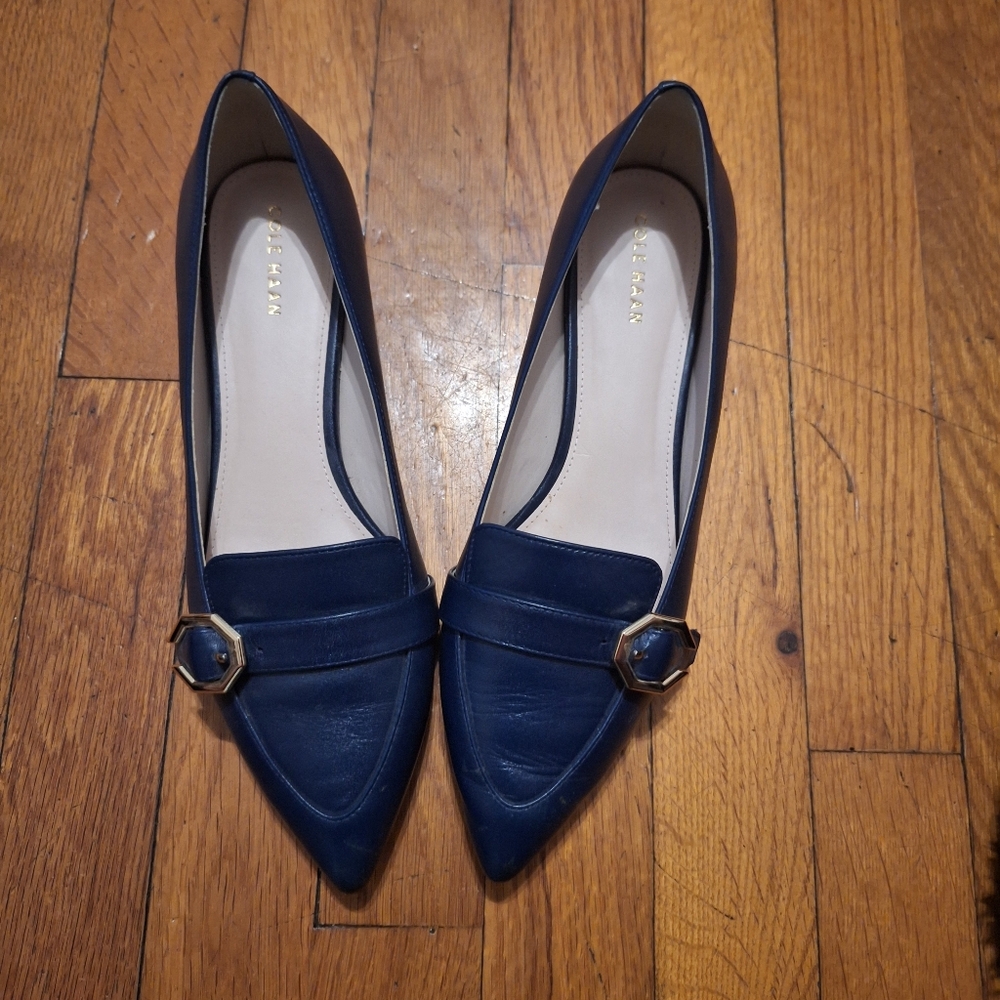 Cole Haan Navy Blue Loafers 7.5B Gold Buckle Quiet Luxury Chic